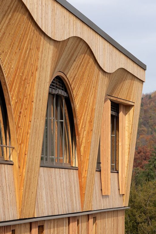 Runde Fassaden-Bauteile für die Klinik Arlesheim