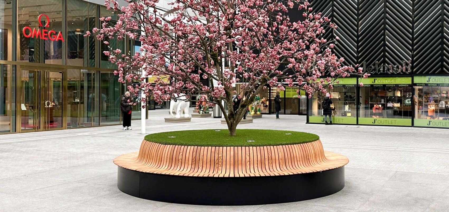 Baumbank beim The Circle Flughafen Zürich
