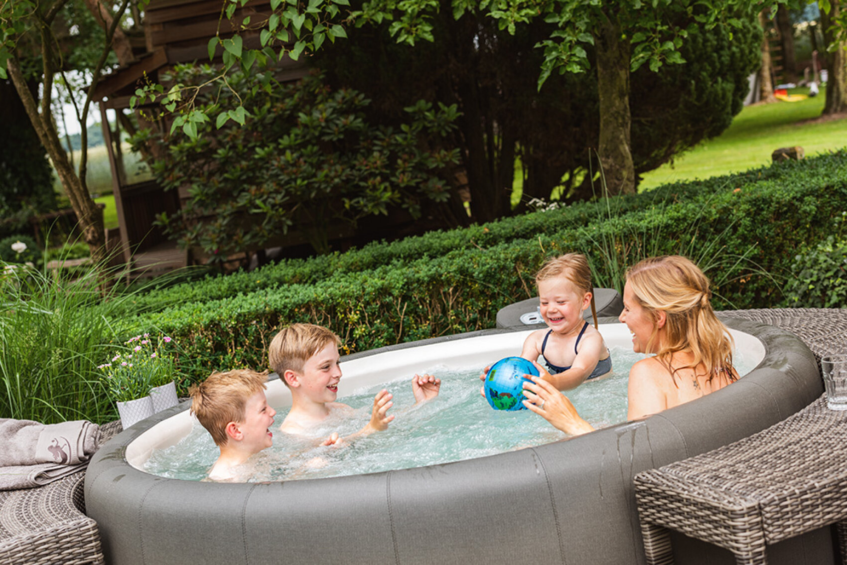 Familien Whirlpool Softub Schweiz